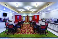 La Quinta Inn & Suites by Wyndham Winnie