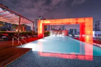 Paradox Bangkok Sukhumvit - Infinity Pools