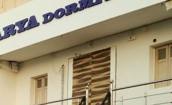 Arya Dormitory Hotel