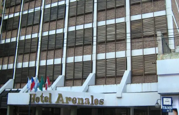 阿雷納萊斯酒店