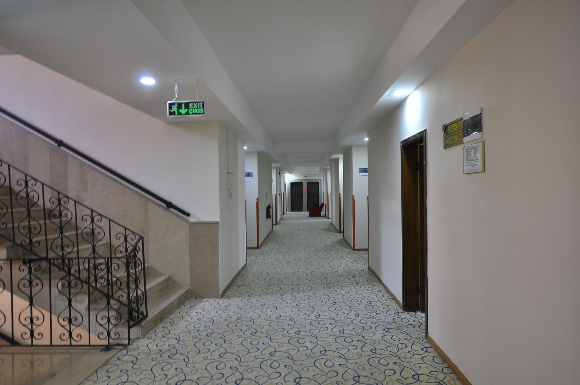 Tassaray Hotel