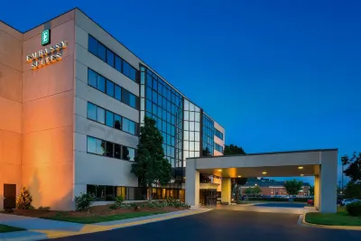Embassy Suites by Hilton Milwaukee Brookfield Hotels near Capitol Plaza East