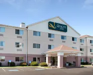 Quality Inn Hotels in Brooklyn Park