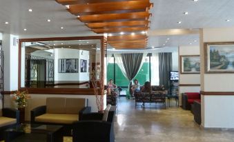 Holiday Suites Hotel & Beach Resort