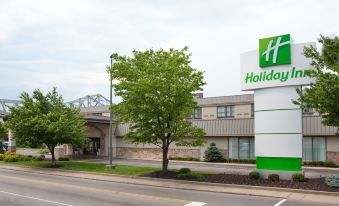 Holiday Inn Cincinnati-Riverfront