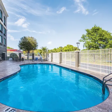 Comfort Inn & Suites Clearwater South