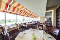 Monte Carlo Inn Vaughan Suites