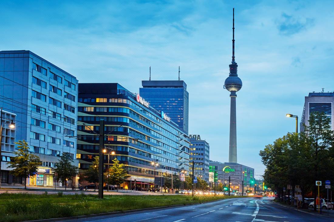 H4 Hotel Berlin Alexanderplatz-Berlin Updated 2022 Room Price-Reviews &  Deals | Trip.com