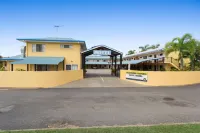 Glenmore Tavern Hotels in The Caves