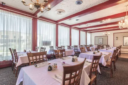 Hôtel le Principal Отели рядом с достопримечательностью «Theatre Palace de Granby»