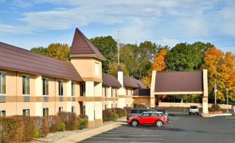 Country Inn & Suites by Radisson, Battle Creek, MI