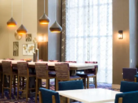 แฮมป์ตัน อินน์แอนด์สวีทส์ บายฮิลตัน วอร์ริงตัน ฮอร์แชม โรงแรมในBucks County