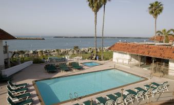 Oceanside Marina Suites - A Waterfront Hotel