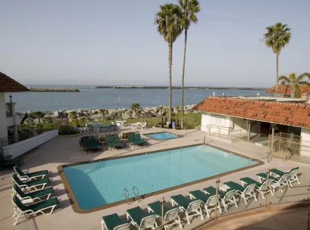 Oceanside Marina Suites - A Waterfront Hotel