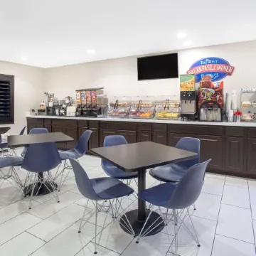 Baymont by Wyndham Phoenix I-10 Near 51st Ave