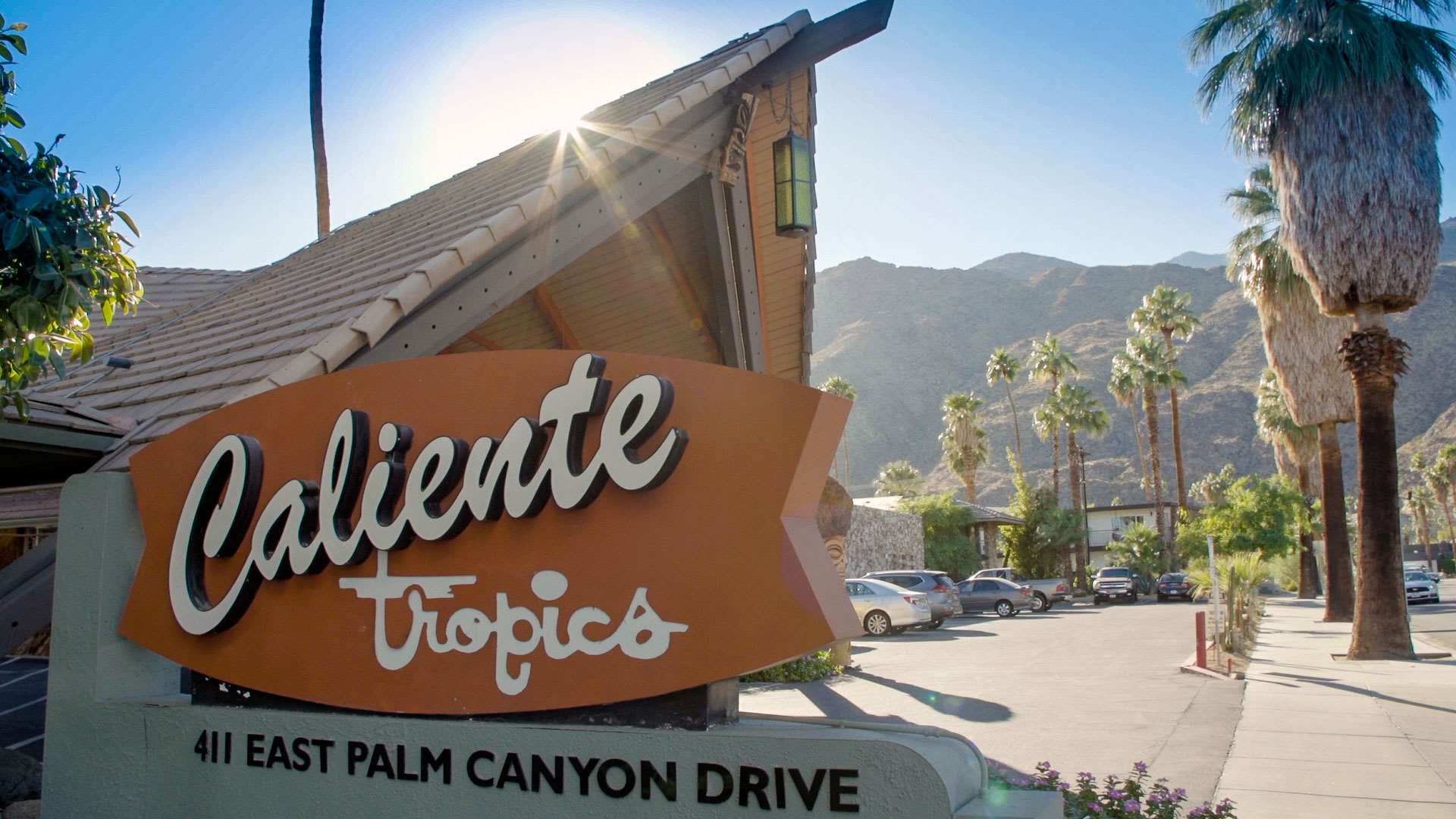 Caliente Tropics