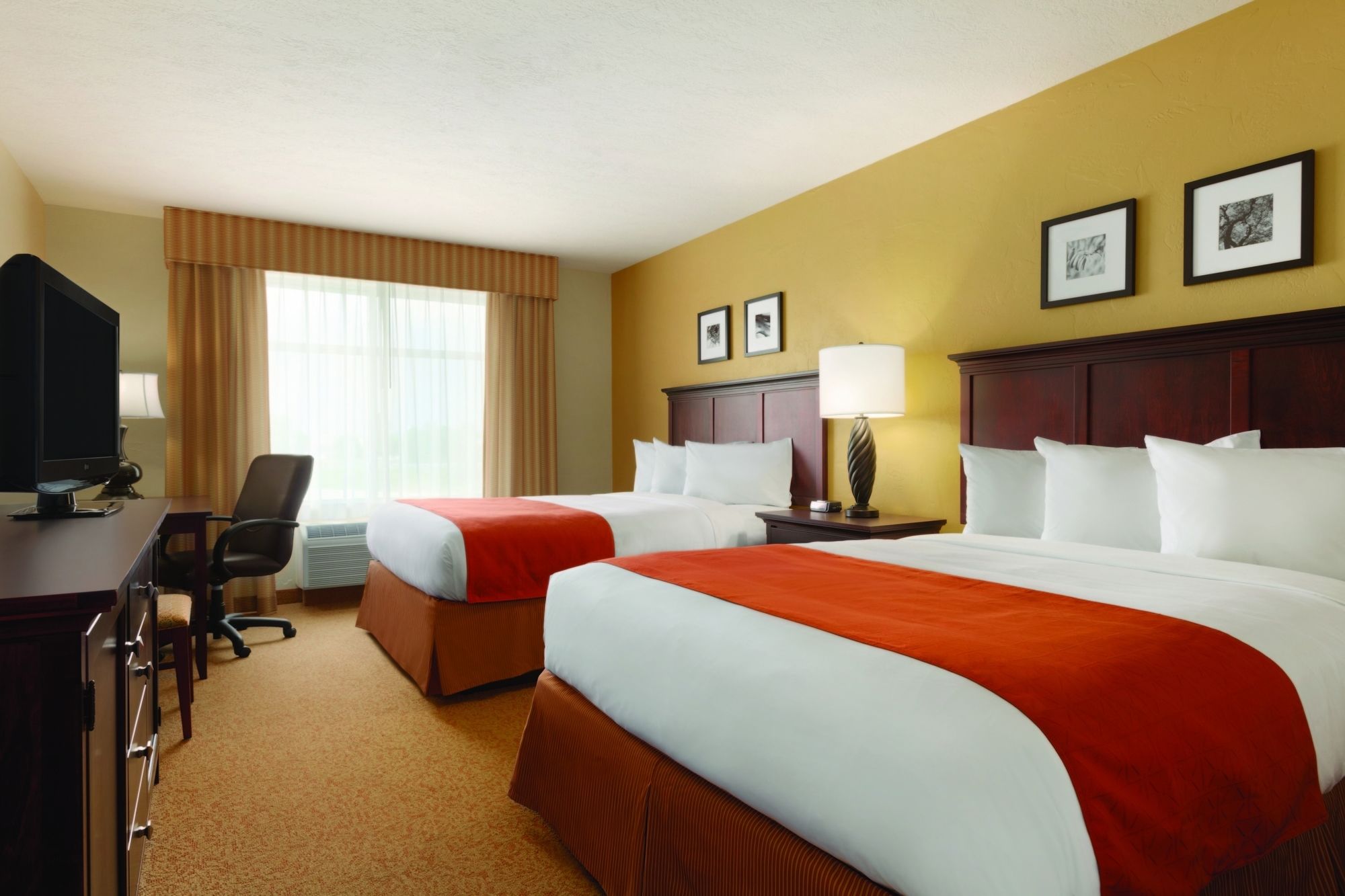 Country Inn & Suites by Radisson, Nevada, MO