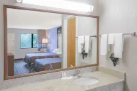 Super 8 by Wyndham Brinkley Hotels in Brinkley