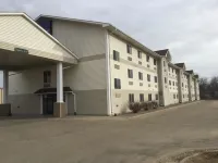 Travelodge by Wyndham Clinton Valley West Court Hotels in Clinton