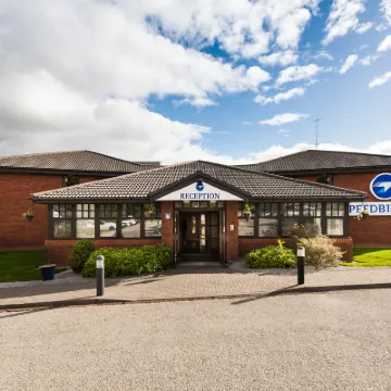 Leonardo Inn Aberdeen Airport Hotel dekat Kastil Slain