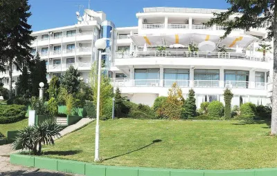 Hotel Granit Hotels near HOBI CENTAR