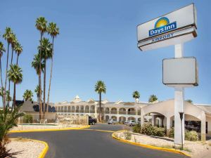 Days Inn by Wyndham Airport - Phoenix