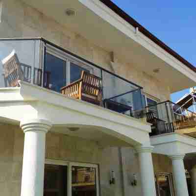 Lighthouse Nadia Aparts Hotel Exterior
