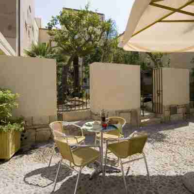 Royal Maniace Hotel Hotel Exterior