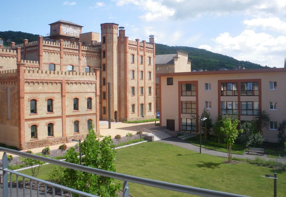 Comfort Aparthotel의 깔끔한 객실 내부