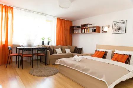 Warsawrent Apartamenty Centralna Отели рядом с достопримечательностью «Дворец культуры и науки»