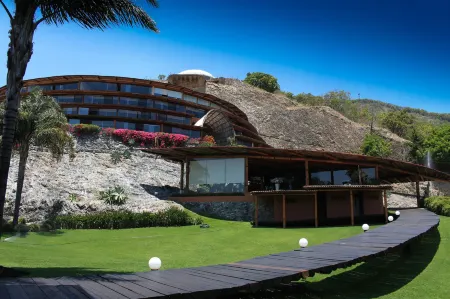 El Santuario Resort & Spa