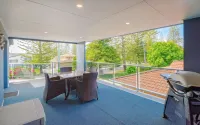 Adrift Apartments - Balcony
