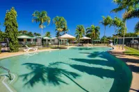 Nrma Bowen Beachfront Holiday Park - Beach