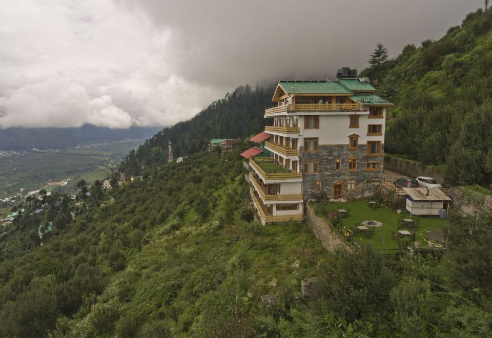 hotel overview picture