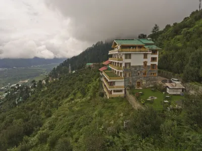 Vivaan the Sunrise Resort Hoteles en Distrito de Kullu