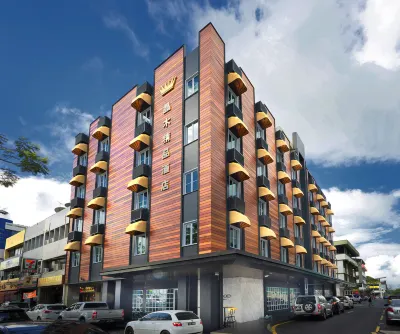 Kingwood Boutique Hotel Hotels near Dewan Sebarguna Kampung Luak