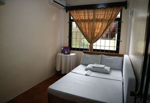 Lilian Baler Transient Houses - Housity