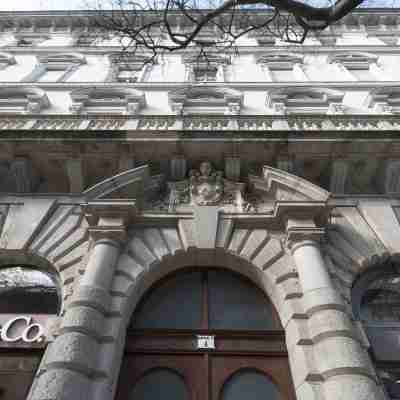 Real Apartments Andrassy Hotel Exterior