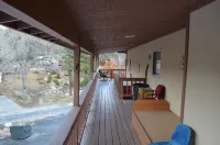 Deep Creek Hotel a Running Springs