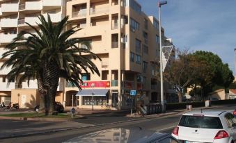 Apartment with One Bedroom in Canet-en-Roussillon, with Wonderful City