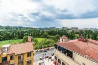 Homeinn Selected Hotel (Guiyang Huaxi Park Guizhou University) - غرفة مطلة على الجبل