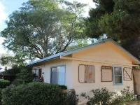 考若尼亞站飯店