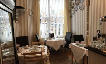 The Lighthouse Guesthouse - Housity