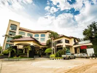 The Hill Hotel (Pakchong Landmark)