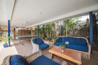 Cosmopolitan Motel & Serviced Apartments Hotels in Park Avenue