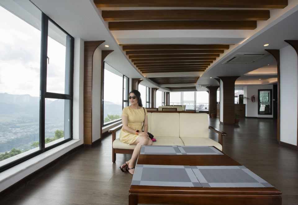 2. 히말라얀 프런트..