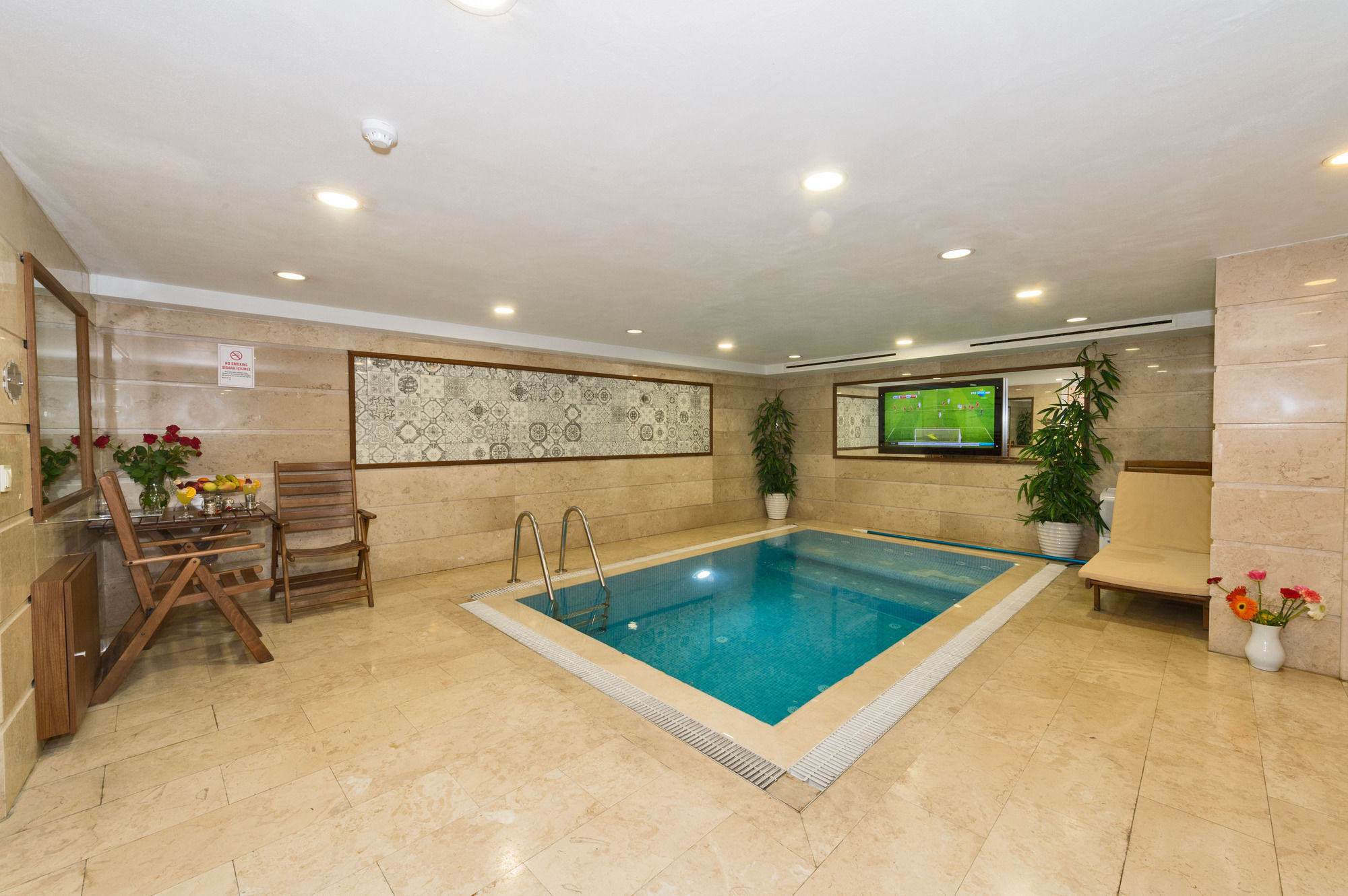 Darkmen Boutique Hotel