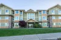 Vancouver Island University Residences - Campus Accommodation Hotel dekat Petroglyph Provincial Park