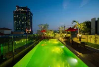 Sunshine Hip Hotel - pantai