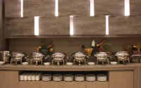 The Crystal Hotel Buriram - Formerly X2 Vibe Buriram - breakfast